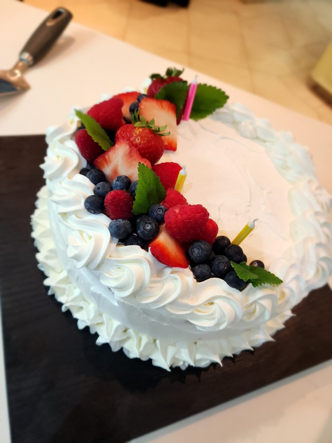 Berry cream cake